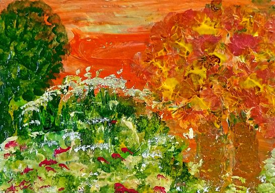 Paisaje colorido con árboles anaranjados y verdes bajo un cielo atardecido.